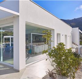 3 bedroom villa with infinity pool, jacuzzi & sauna, Castellammare del Golfo, sleeps 6